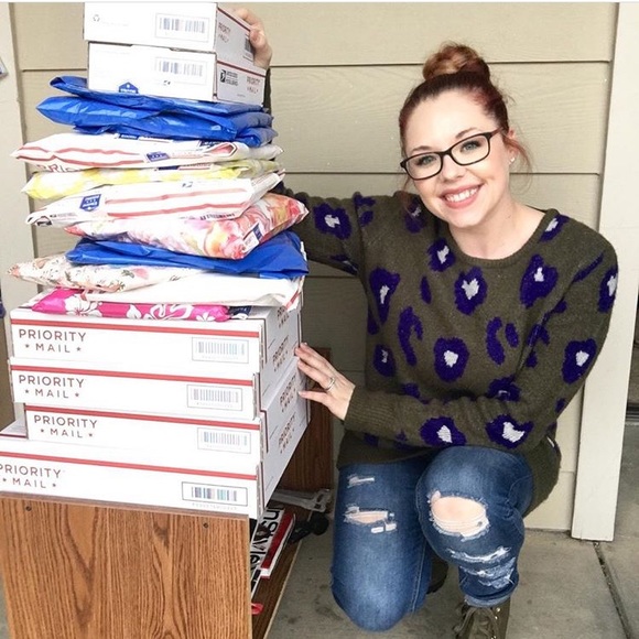 Meet your Posher...💋💋 - Picture 3 of 8